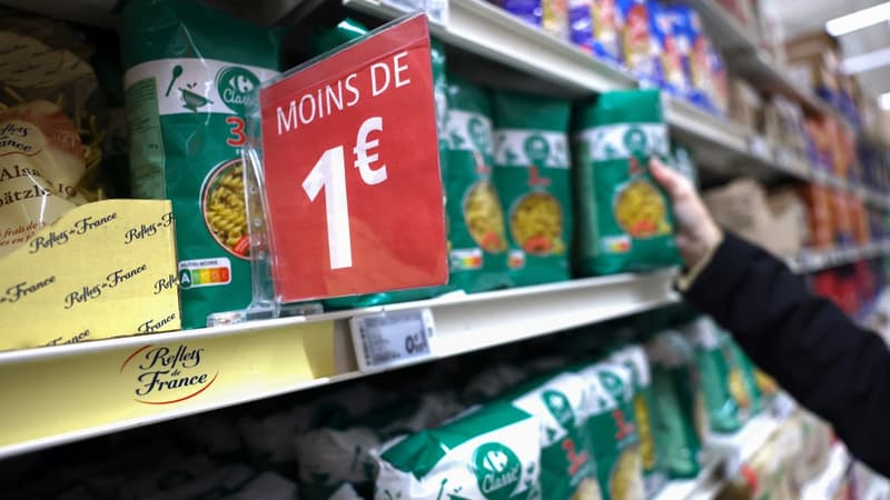 De faibles hausses de salaires et une forte concurrence dans la distribution qui tire les prix vers le bas: voici pourquoi la France a une inflation bien moins élevée que ses voisins de la zone euro