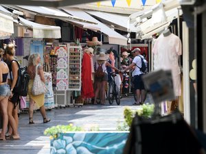 De Paris ou d’Espagne, pour la beauté des paysages ou le patrimoine historique : qui sont les touristes qui visitent l’Occitanie ?