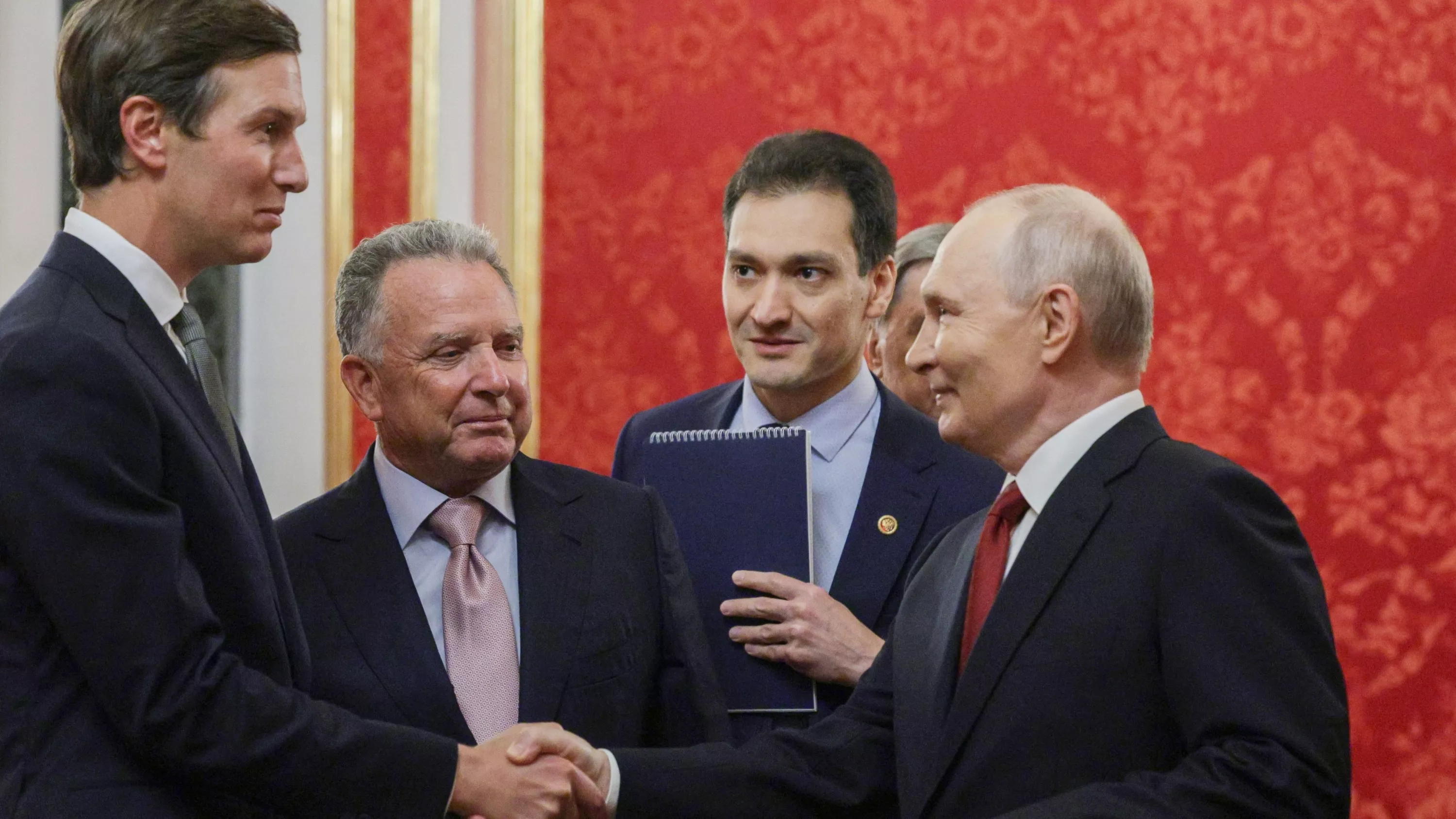 Derrière le deal entre les États-Unis et la Russie, les bonnes affaires de Donald Trump et de ses proches