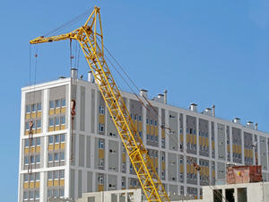 Des grues qui clignotent et émettent un signal sonore… mais que s’est-il passé sur ces engins de chantier lors des orages à Montpellier ?