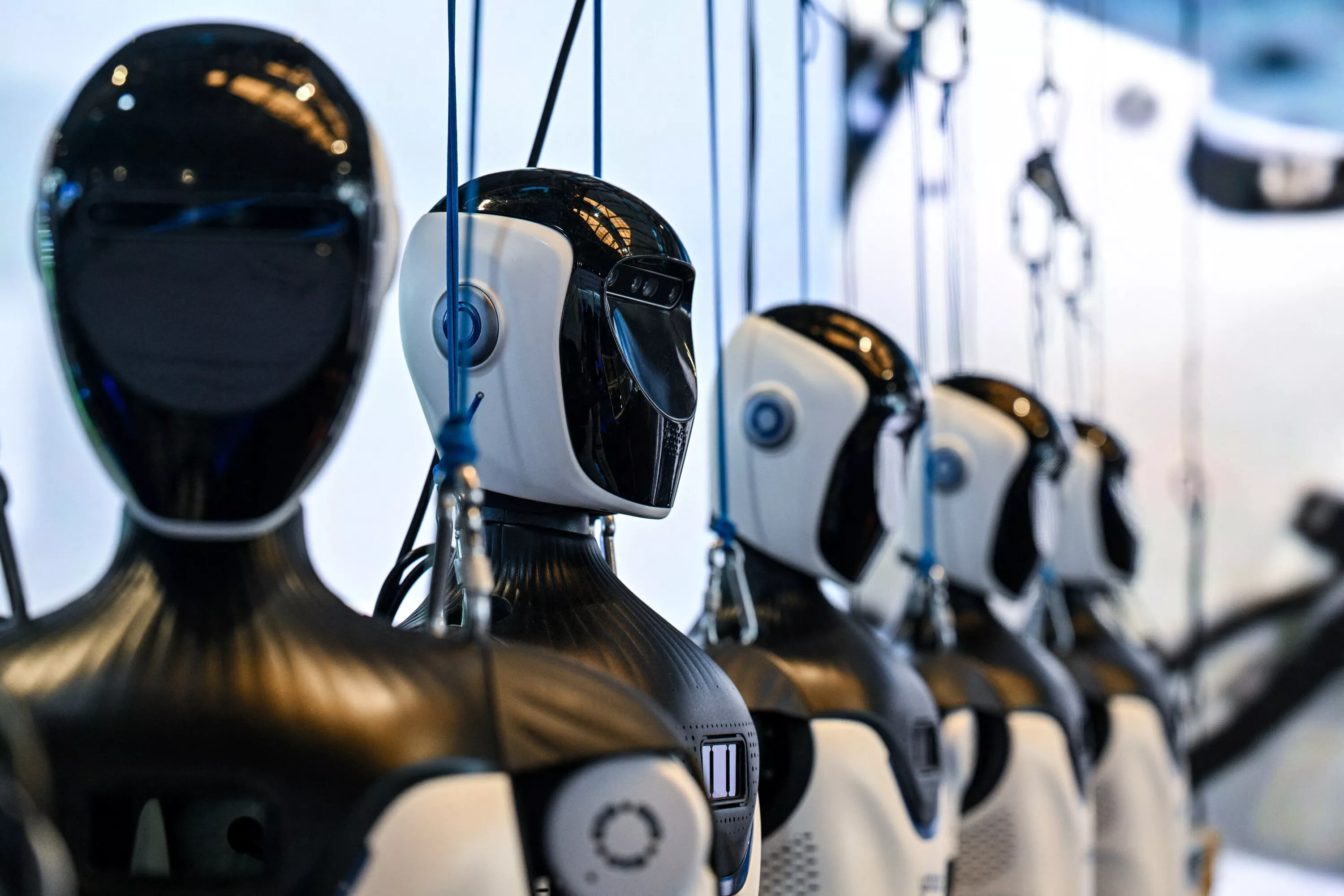 Des modèles d’IA qui complotent, manipulent des humains et sombrent dans la paranoïa... Les dessous de la folle quinzaine qui a ébranlé le monde de la tech