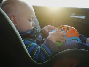 Deux enfants de 2 et 4 ans retrouvés morts dans une voiture garée en plein soleil près d’Avignon