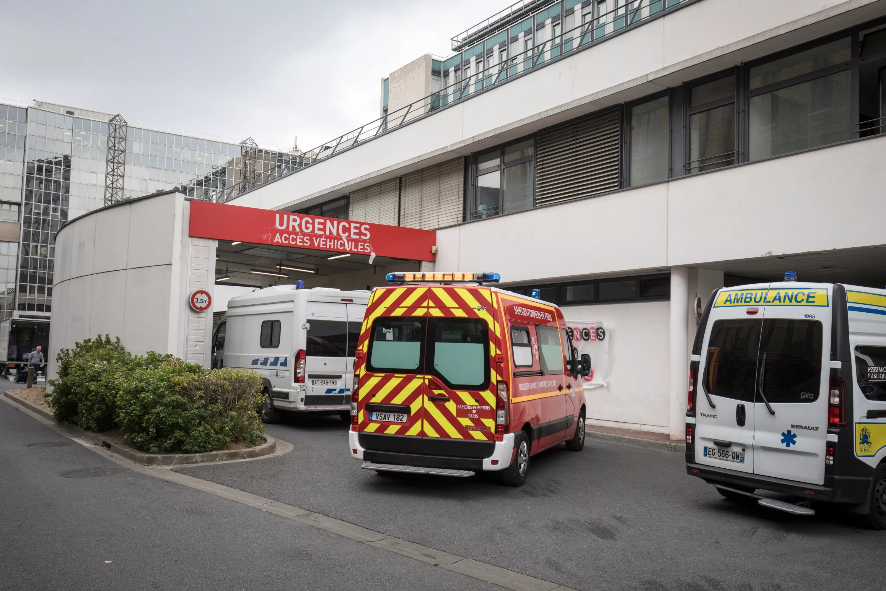 Deux-Sèvres : trois morts dans l’incendie d'une maison après un feu de végétation