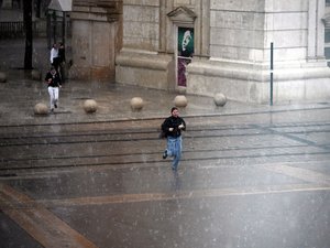 DIRECT Orages violents : les plages sont fermées et la baignade interdite à Palavas… suivez en temps réel l’évolution des intempéries