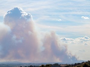 DIRECT Vague de chaleur et incendies : au lendemain d’un important feu entre l’Aude et l’Hérault, la vigilance rouge s’installe dans l’Occitanie