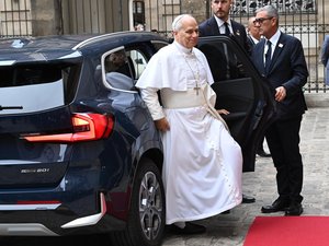 DIRECT Visite du pape à Paris : une foule dense attend l’arrivée de la papamobile de Léon XIV sur les Champs-Élysées… Suivez la journée du Saint-Père