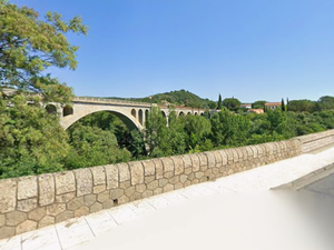 Drame près de Perpignan : une femme poignardée à mort chez elle, son fils de 15 ans retrouvé blessé au pied d’un pont