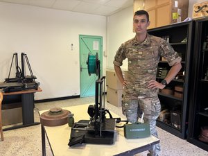Drones armés de mines antichars, paddle motorisé… : au 1er Reg de Laudun-l’Ardoise, les légionnaires inventent les armes de la guerre de demain