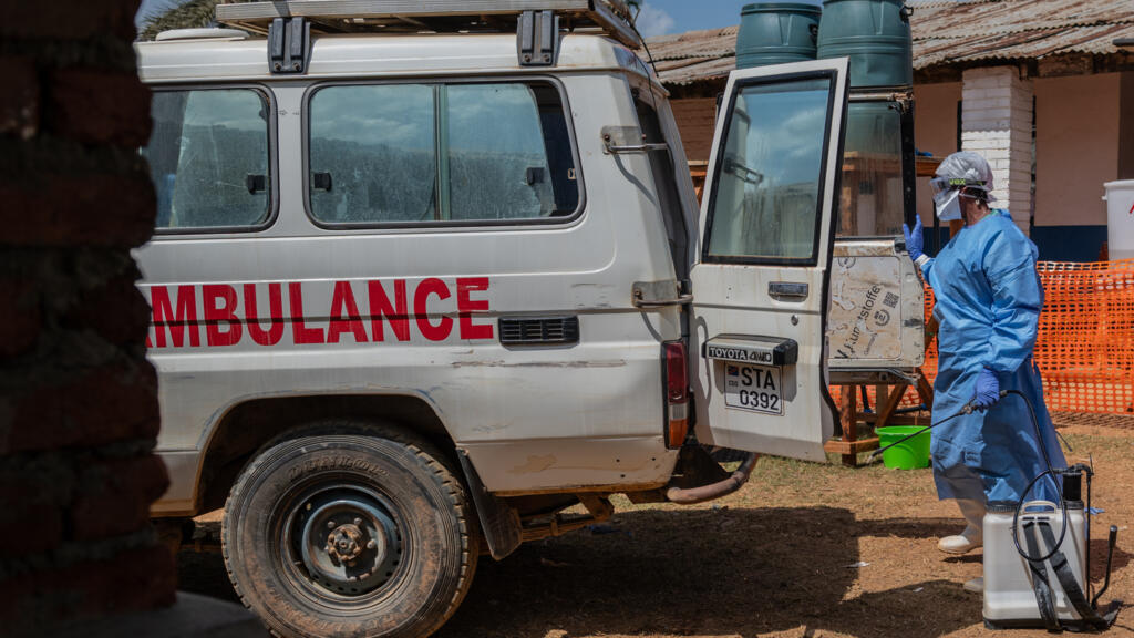 Ebola en RDC: à Aru, la coopération sanitaire avec l'Ouganda se met en place