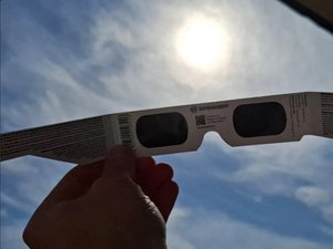 Eclipse du 12 août : comment bien choisir ses lunettes de protection pour ne pas mettre ses yeux en danger