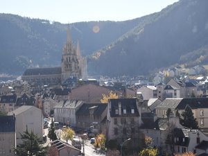 Elle fait partie des Grands Sites Occitanie : Mende, ville au cœur du mythe de la bête du Gévaudan désormais illustration du
