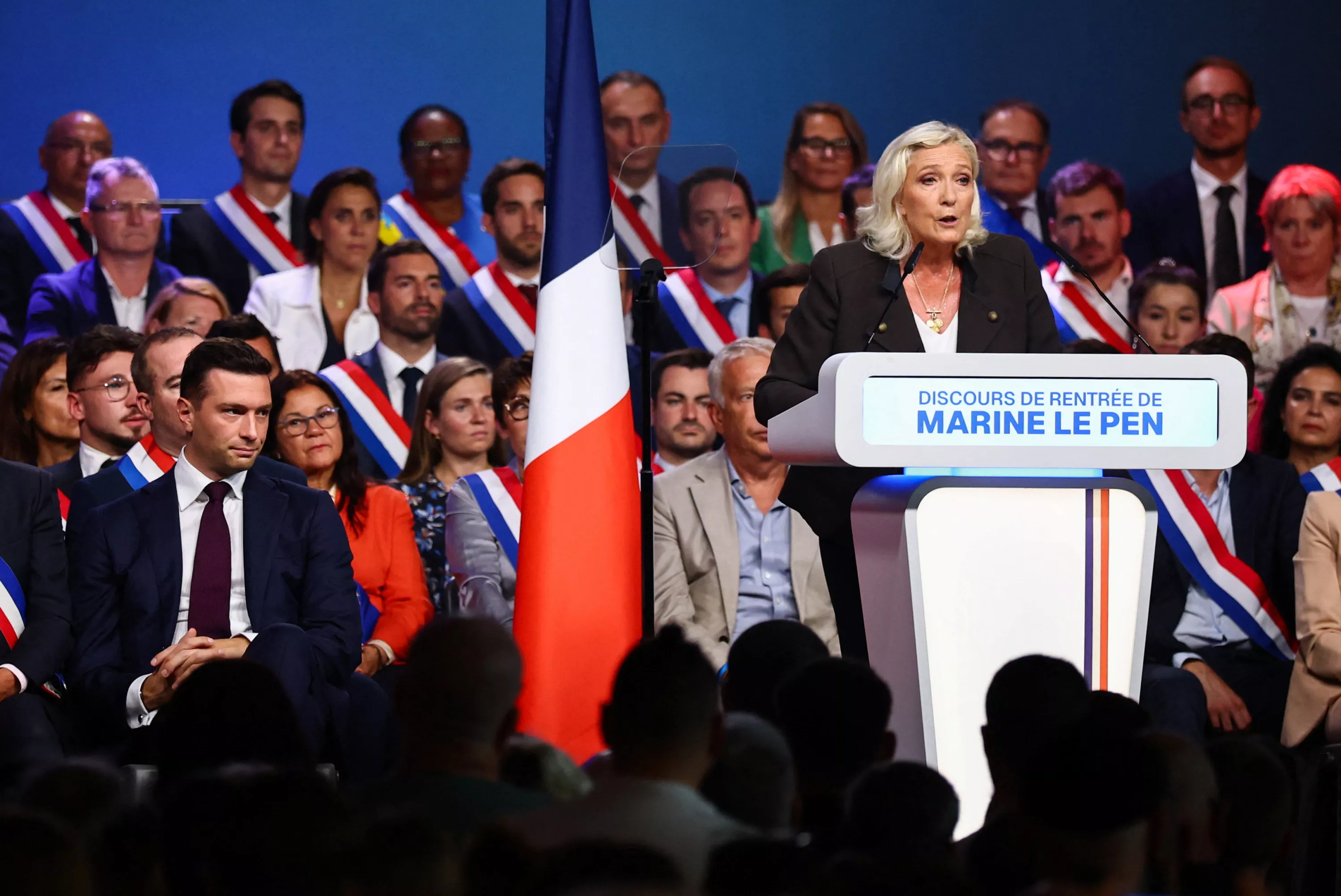 «Elle sera abrogée, purement et simplement» : la loi SRU, qui impose 25% de logements sociaux en ville, dans le viseur de Marine Le Pen