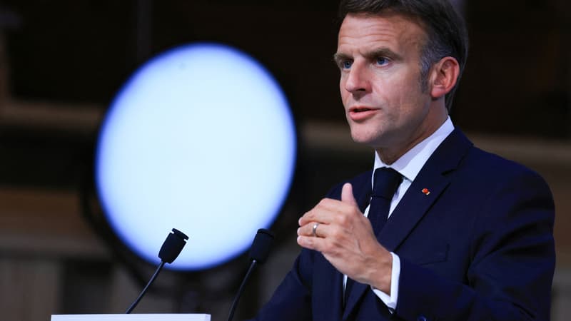 Emmanuel Macron raille les candidats à l'élection présidentielle qui viennent