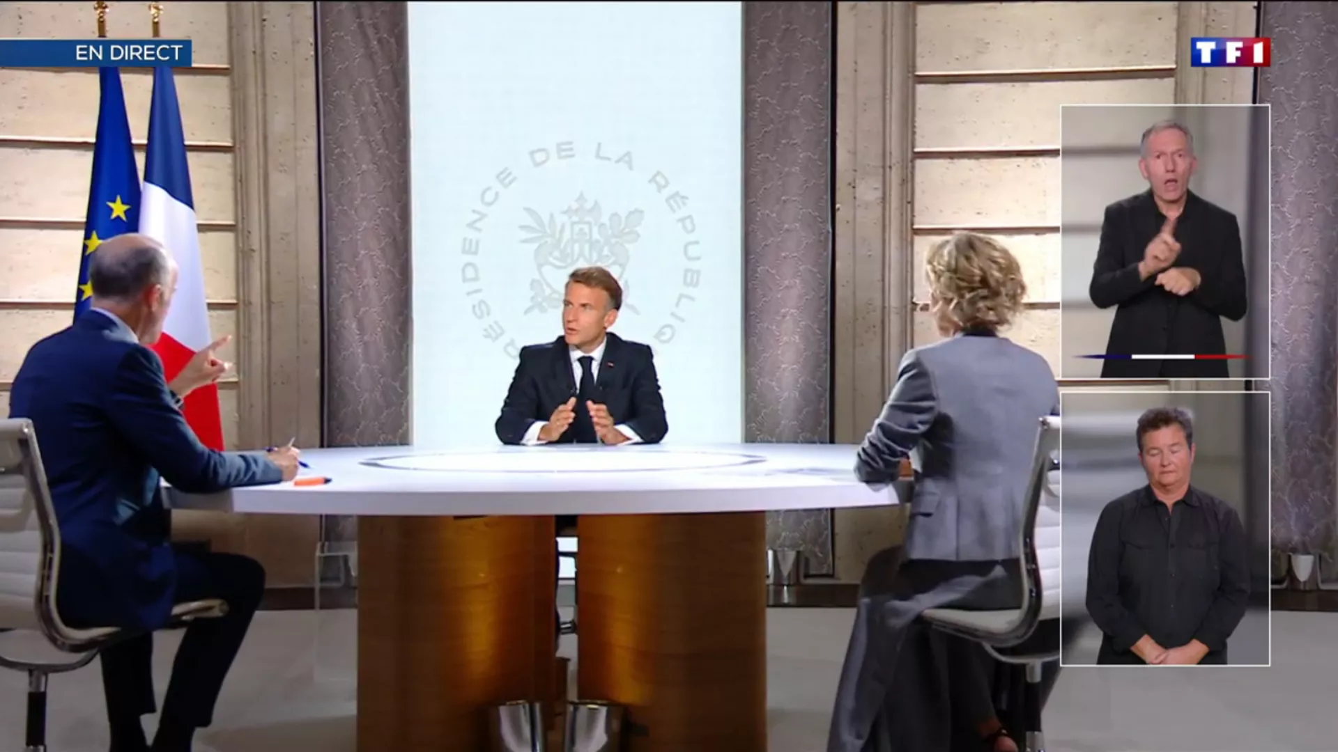 Emmanuel Macron se pose en protecteur et défend son bilan