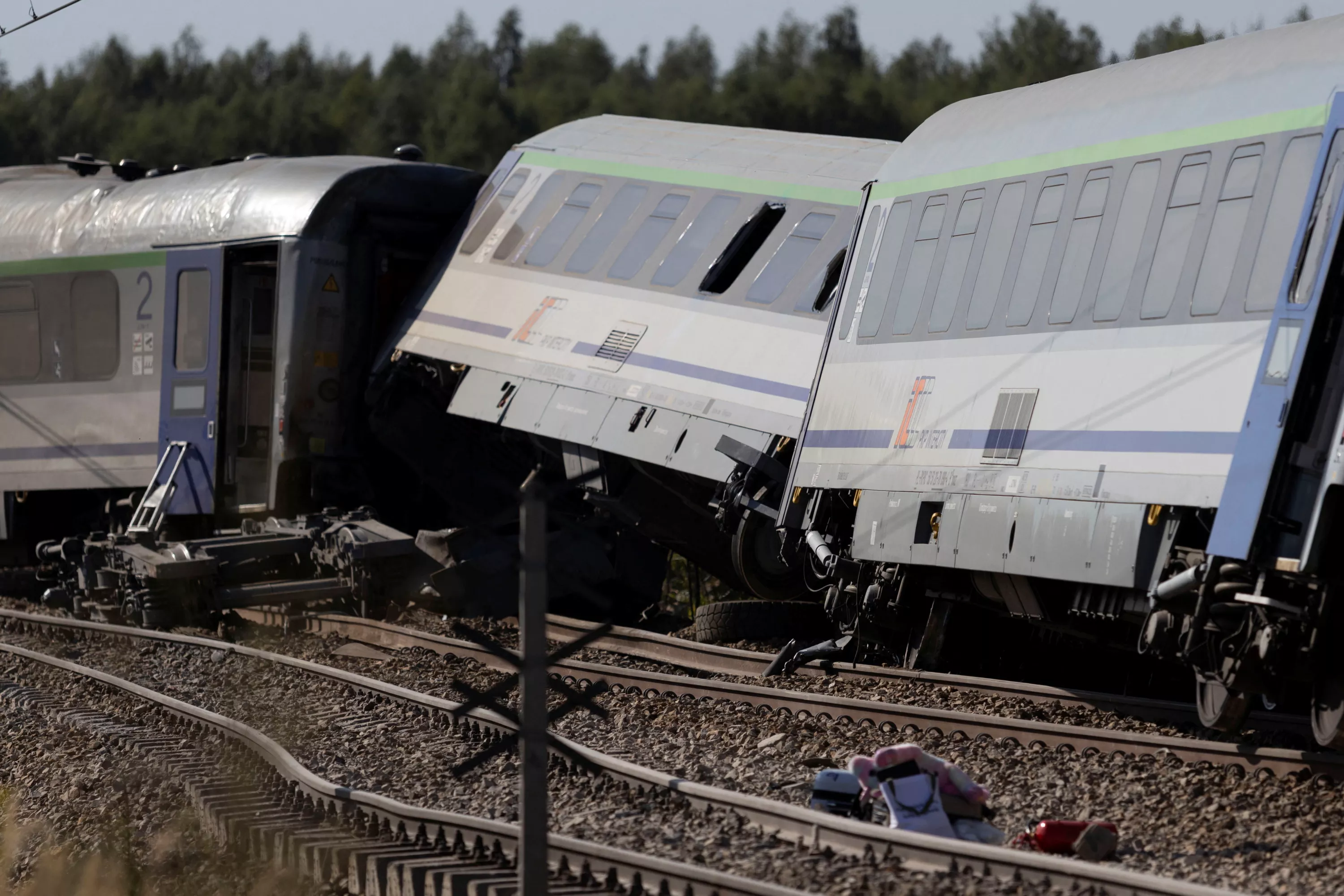EN DIRECT - Déraillement d’un TER en Seine-Maritime : le «rail de 300 kg» placé sur les voies «n’est pas arrivé là par hasard», selon Hervé Morin
