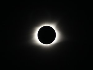 EN DIRECT Éclipse solaire : conseils, images et réactions en région… vivez l’événement avec nous en temps réel