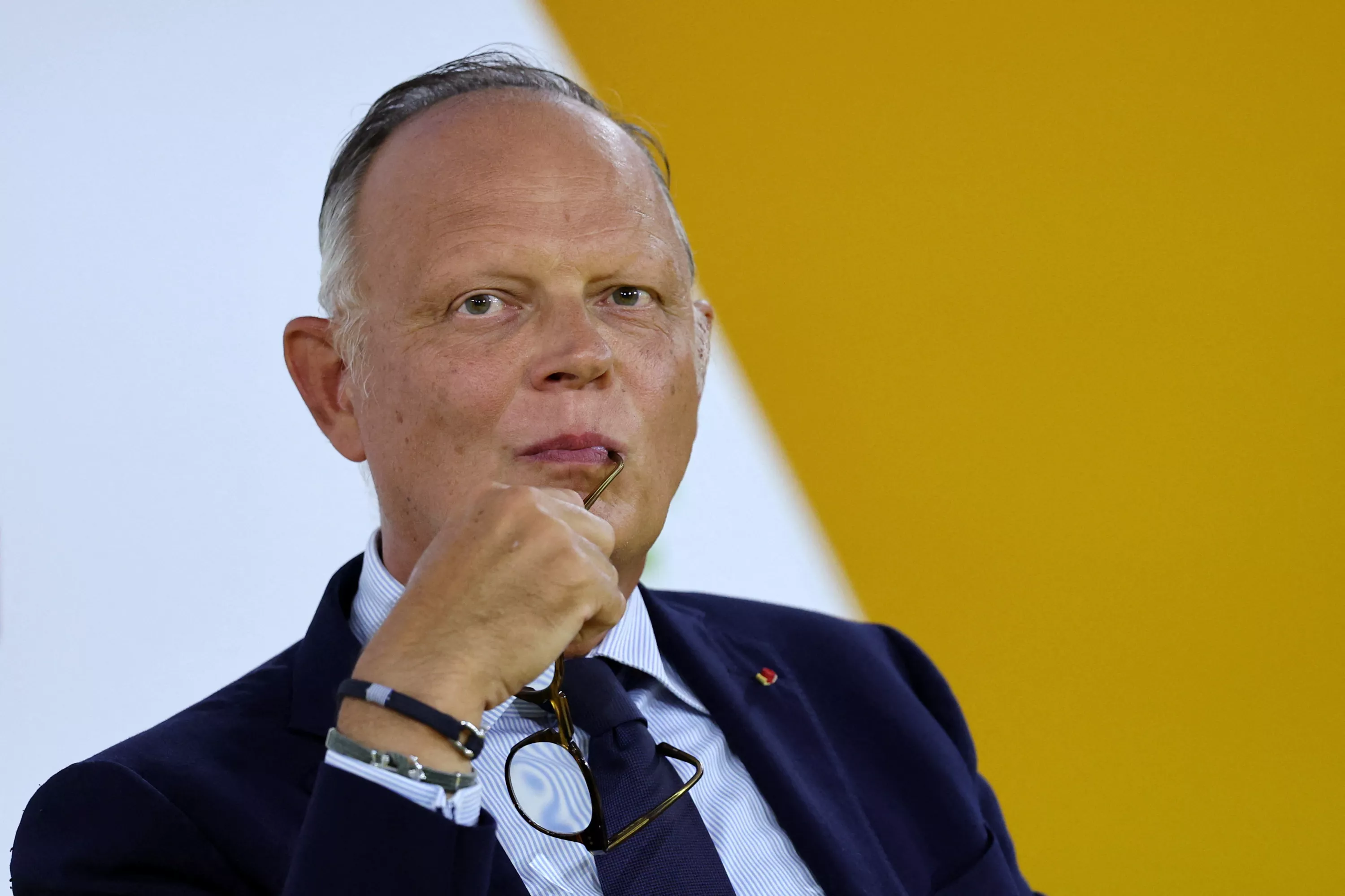 EN DIRECT - «Je ne suis pas un homme pressé» : pour l’élection présidentielle, Edouard Philippe défend la «tortue» et moque les «lièvres»