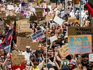 EN DIRECT Mobilisation du 17 octobre : ambiance festive à Montpellier, des milliers de personnes à Nîmes… Suivez la journée de manifestation