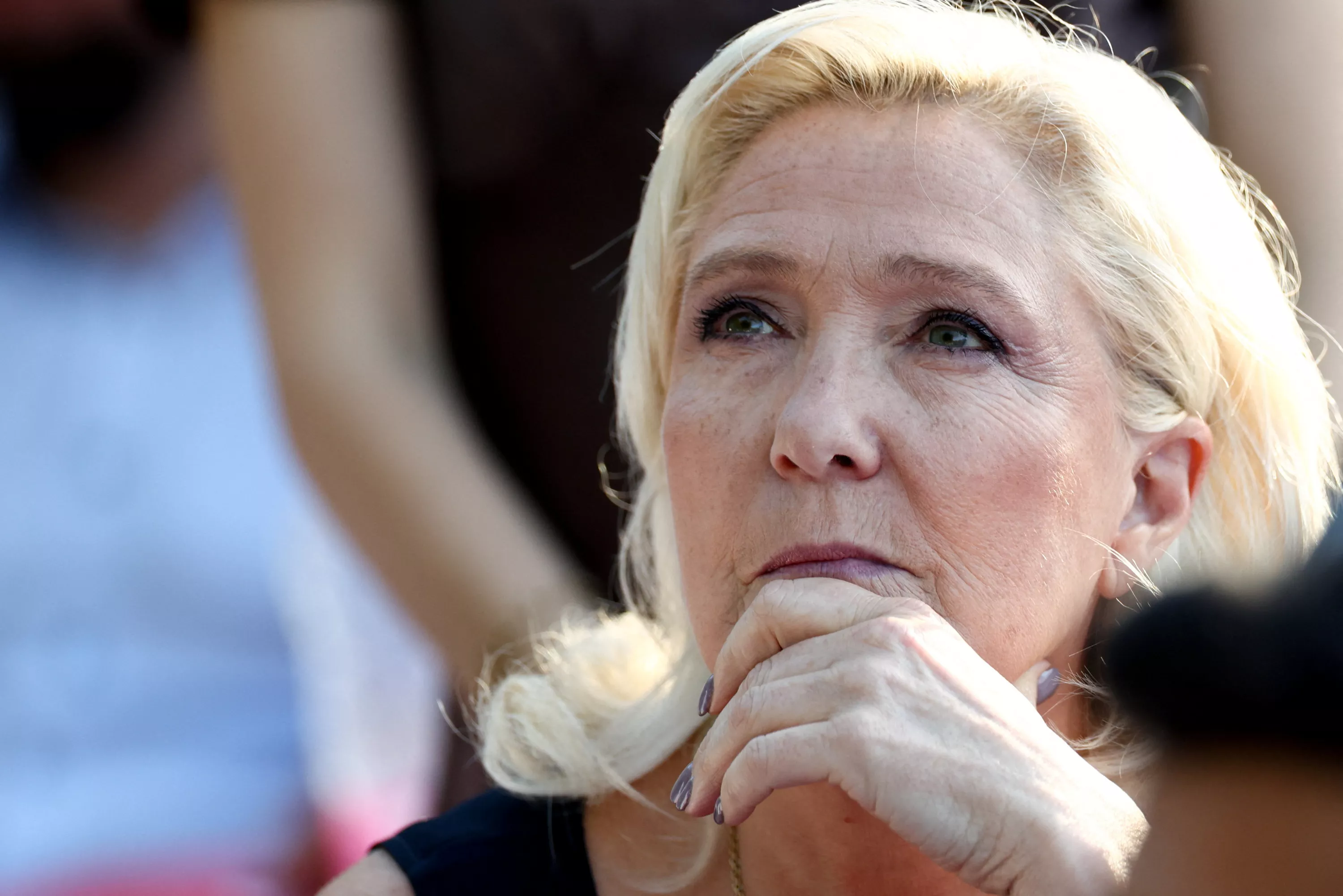 EN DIRECT - Présidentielle 2027 : le sort de Marine Le Pen entre les mains des juges