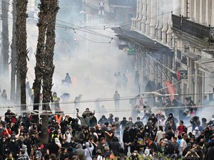 EN IMAGES Mouvement du 17 octobre : slogans marquants, chants, gaz lacrymogènes et pillages… De Montpellier à Nîmes, un samedi de manif' perturbé