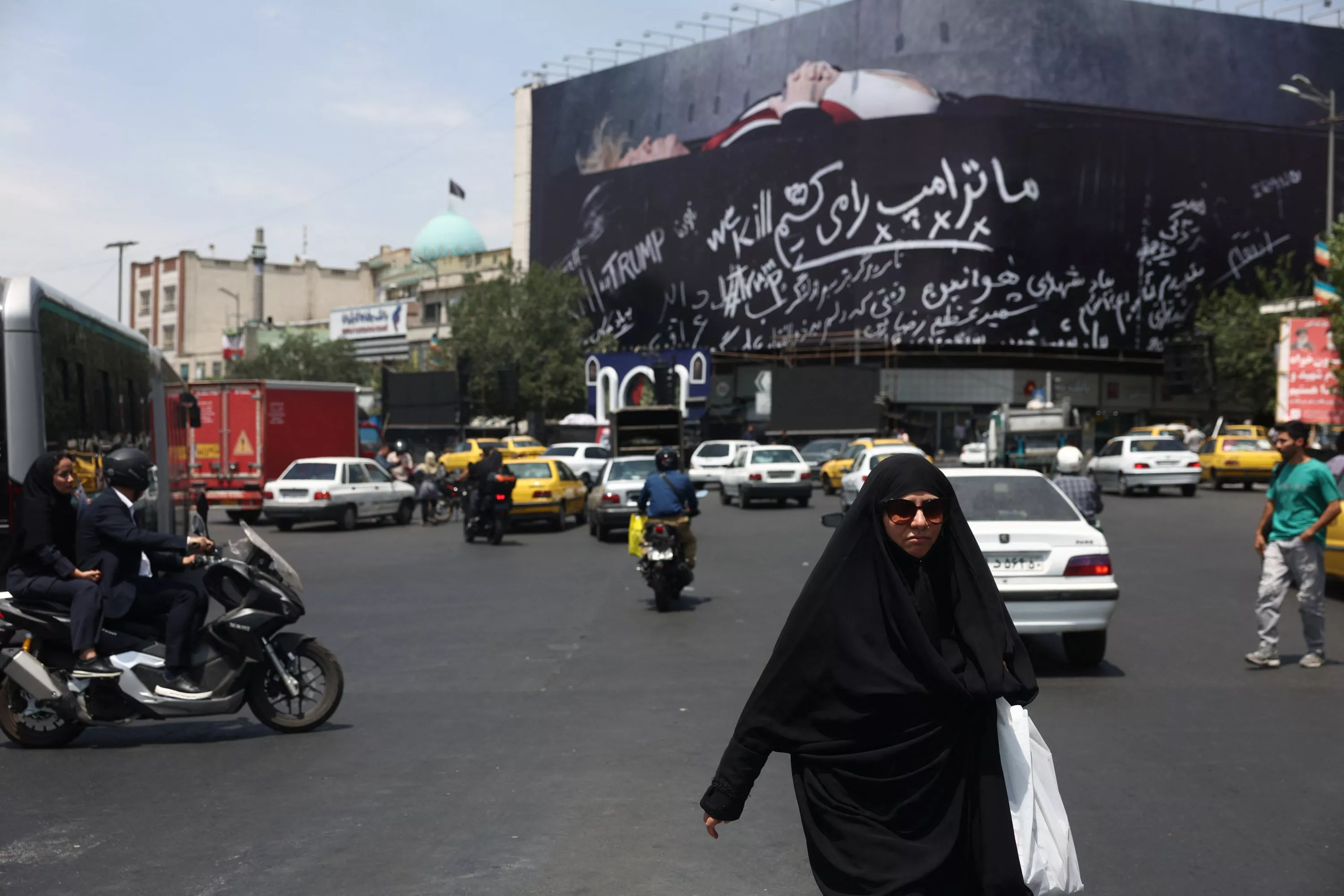 En Iran, les durs du régime imposent leur tempo pour continuer la guerre