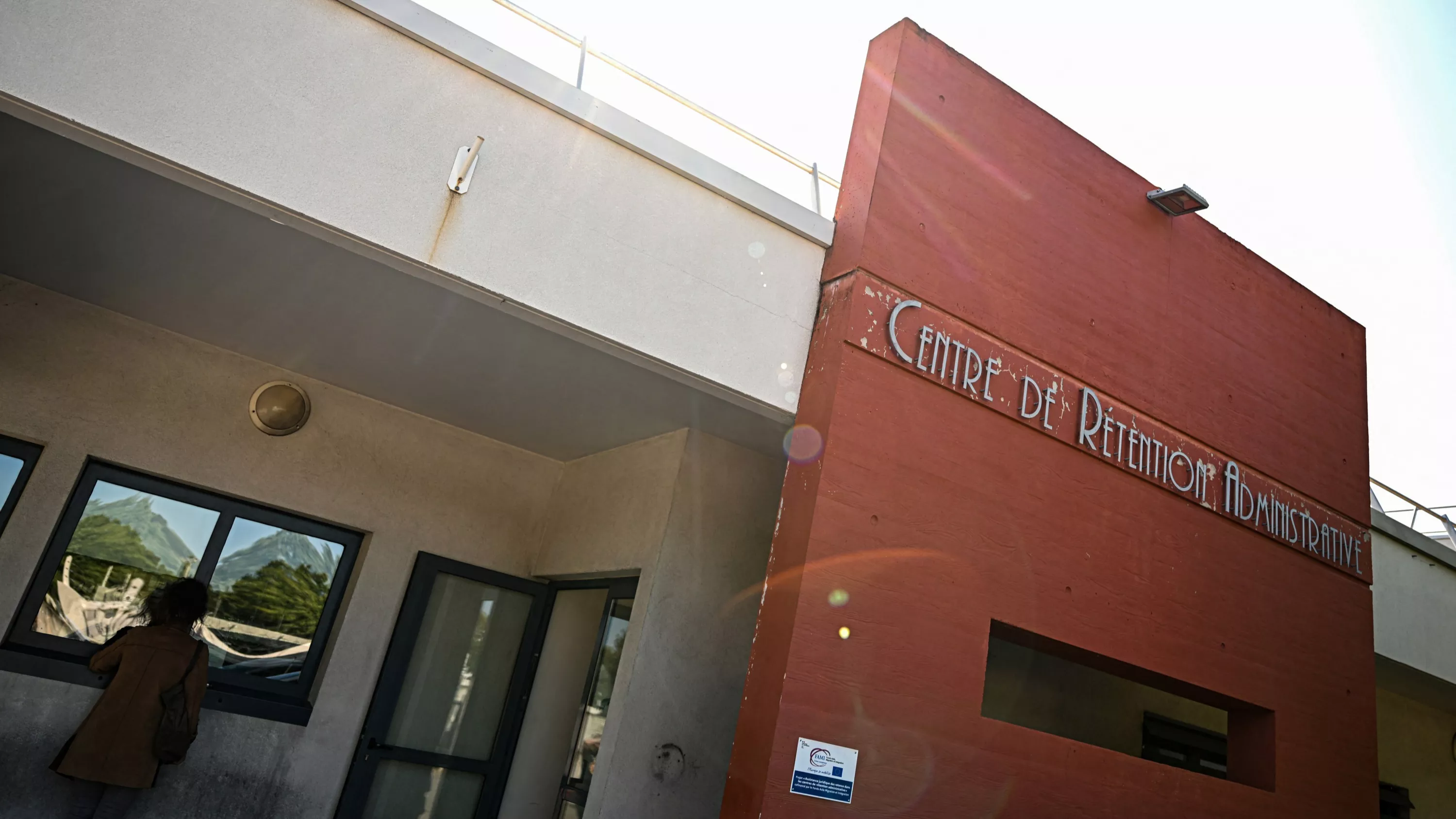 En Loire-Atlantique, l’extrême gauche mobilise pour empêcher la création de nouveaux centres de rétention administrative