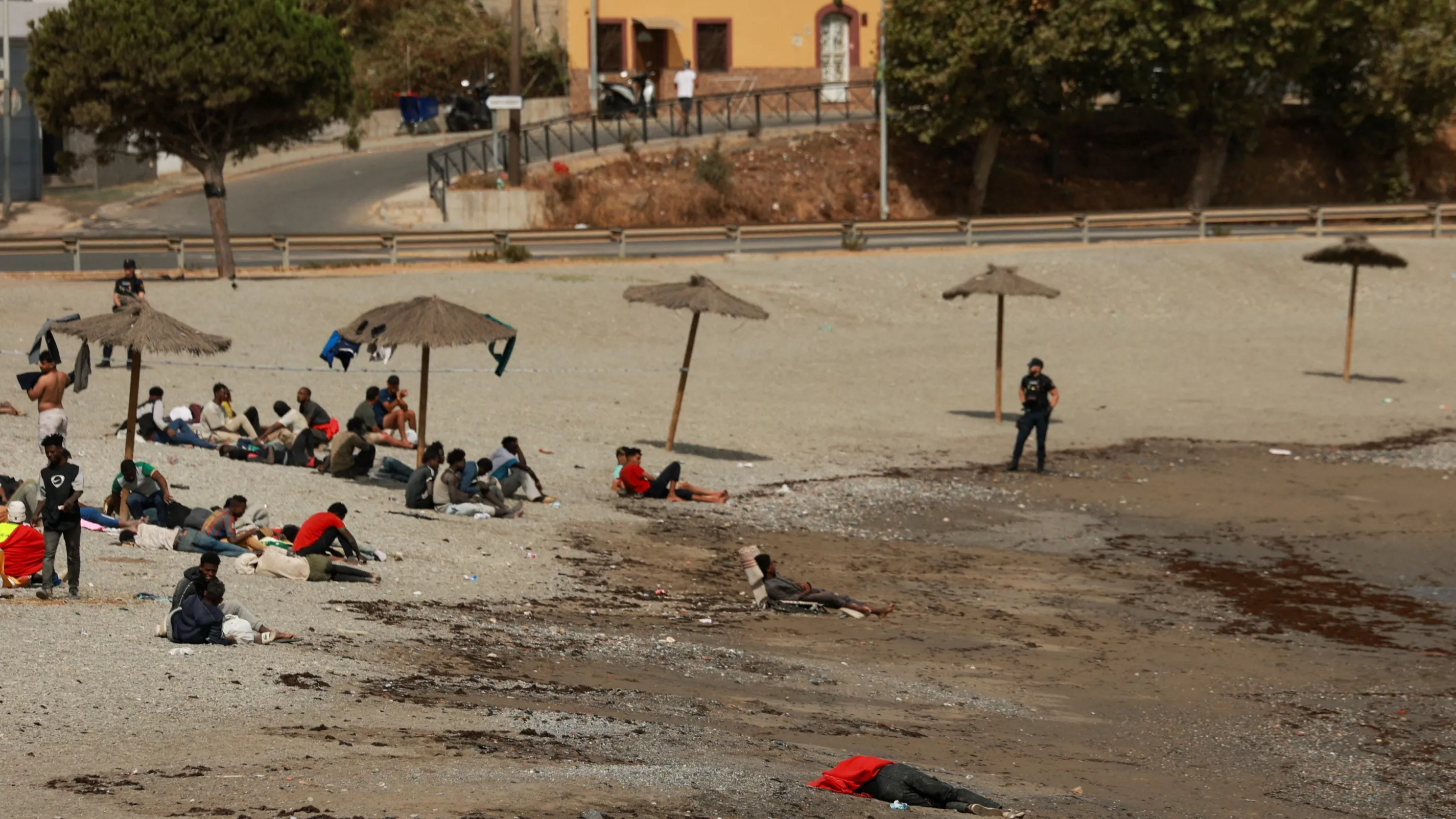 Espagne : deux migrants dérivent pendant deux semaines en Méditerranée avant d’être secourus
