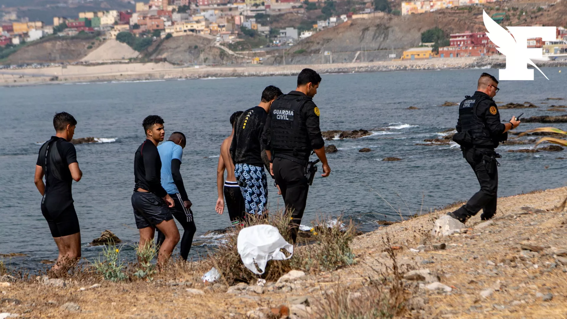 Espagne : les images de l’afflux de migrants arrivant du Maroc dans l’enclave espagnole de Ceuta