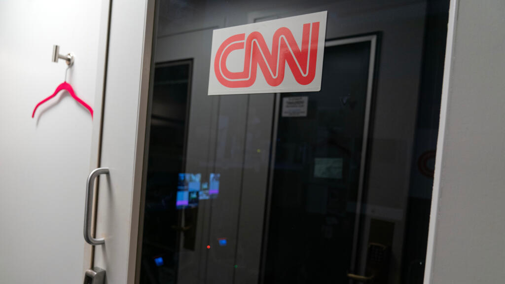 États-Unis: un juge américain ordonne à la Maison Blanche de rouvrir son accès à CNN, MS NOW et Politico