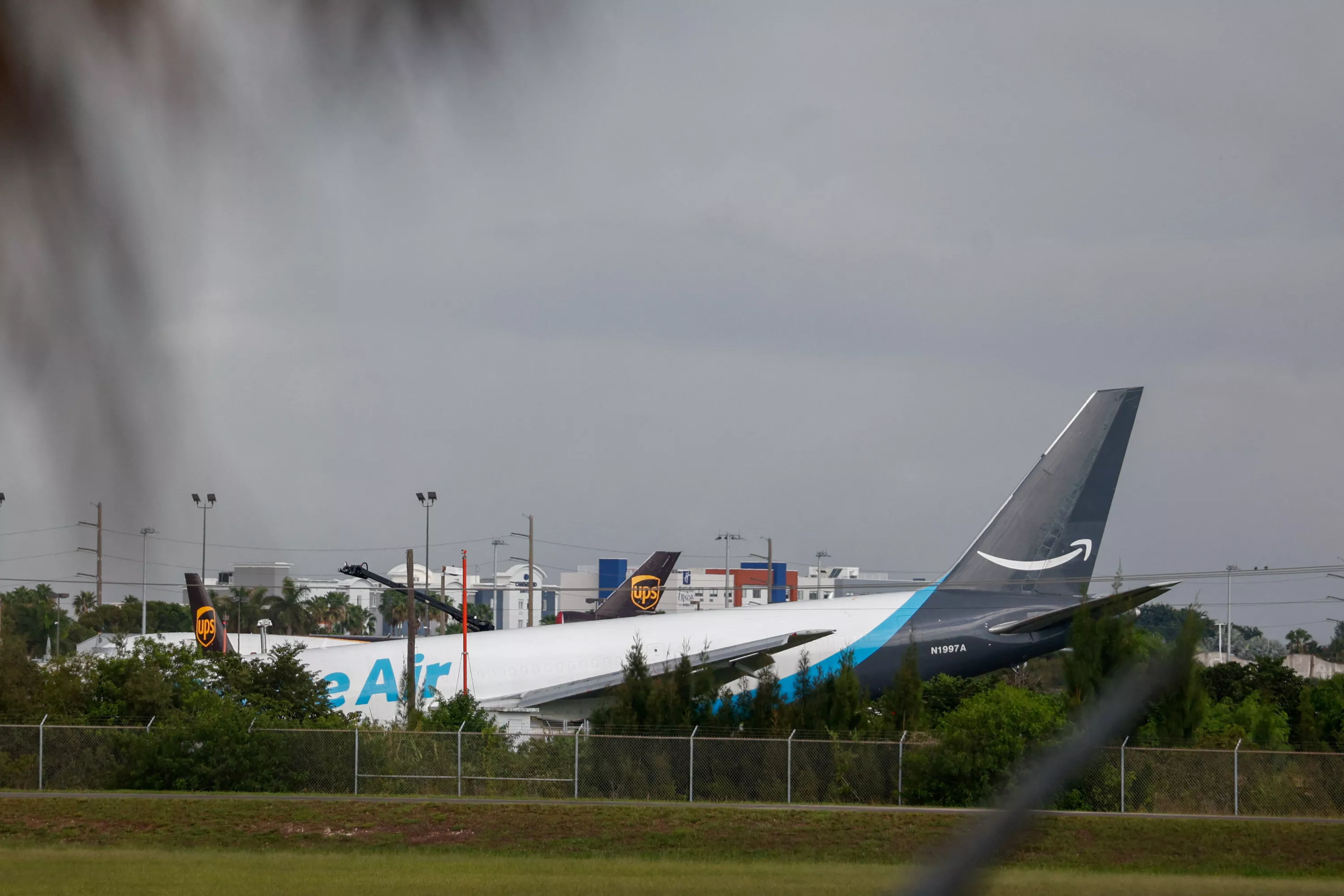 États-Unis: au moins cinq morts et cinq blessés après l’accident d’un avion-cargo à l’aéroport de Miami