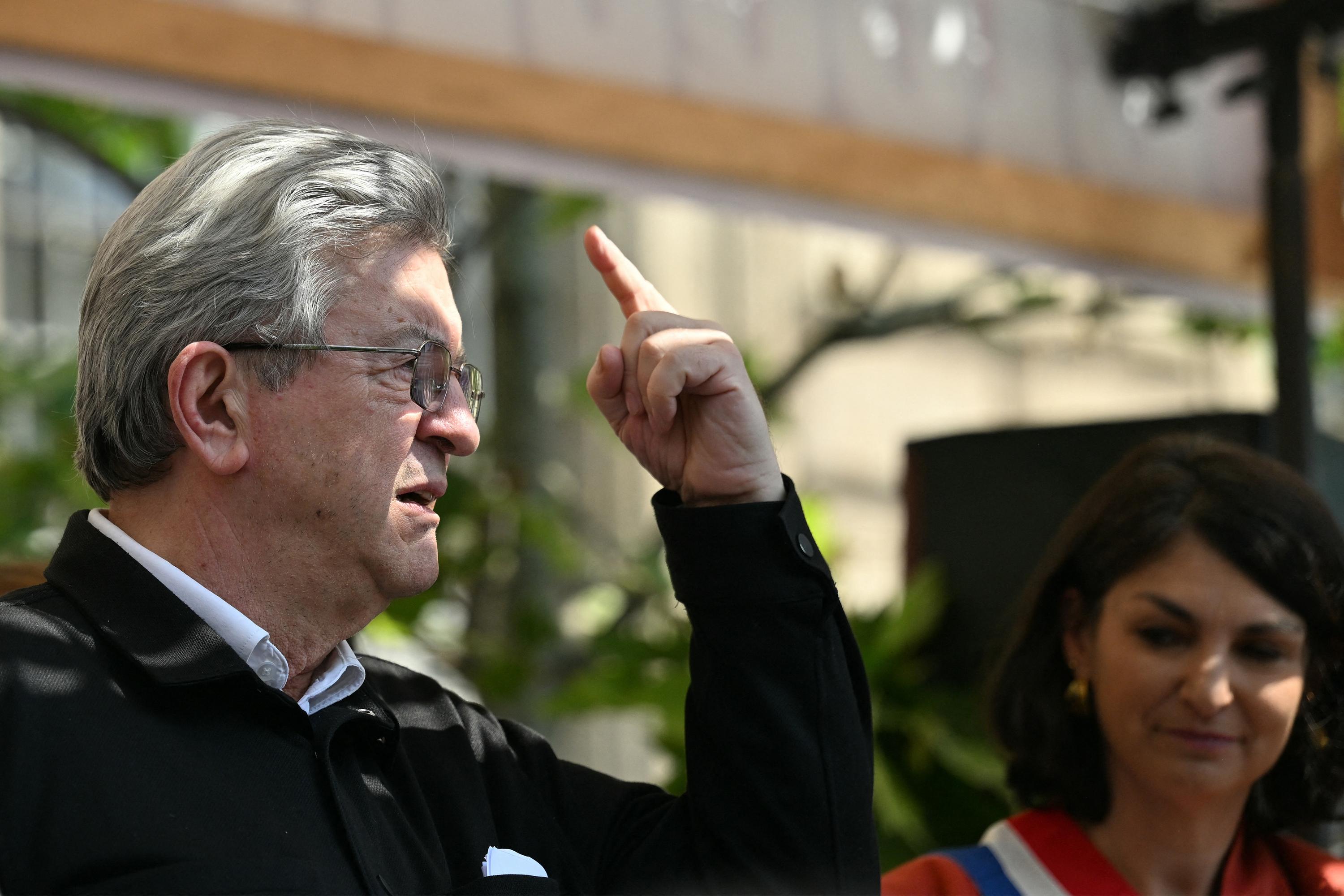 «Vous en avez les moyens» : TotalEnergies doit «passer à la caisse», estime Jean-Luc Mélenchon lors de la manifestation du 1er mai à Paris