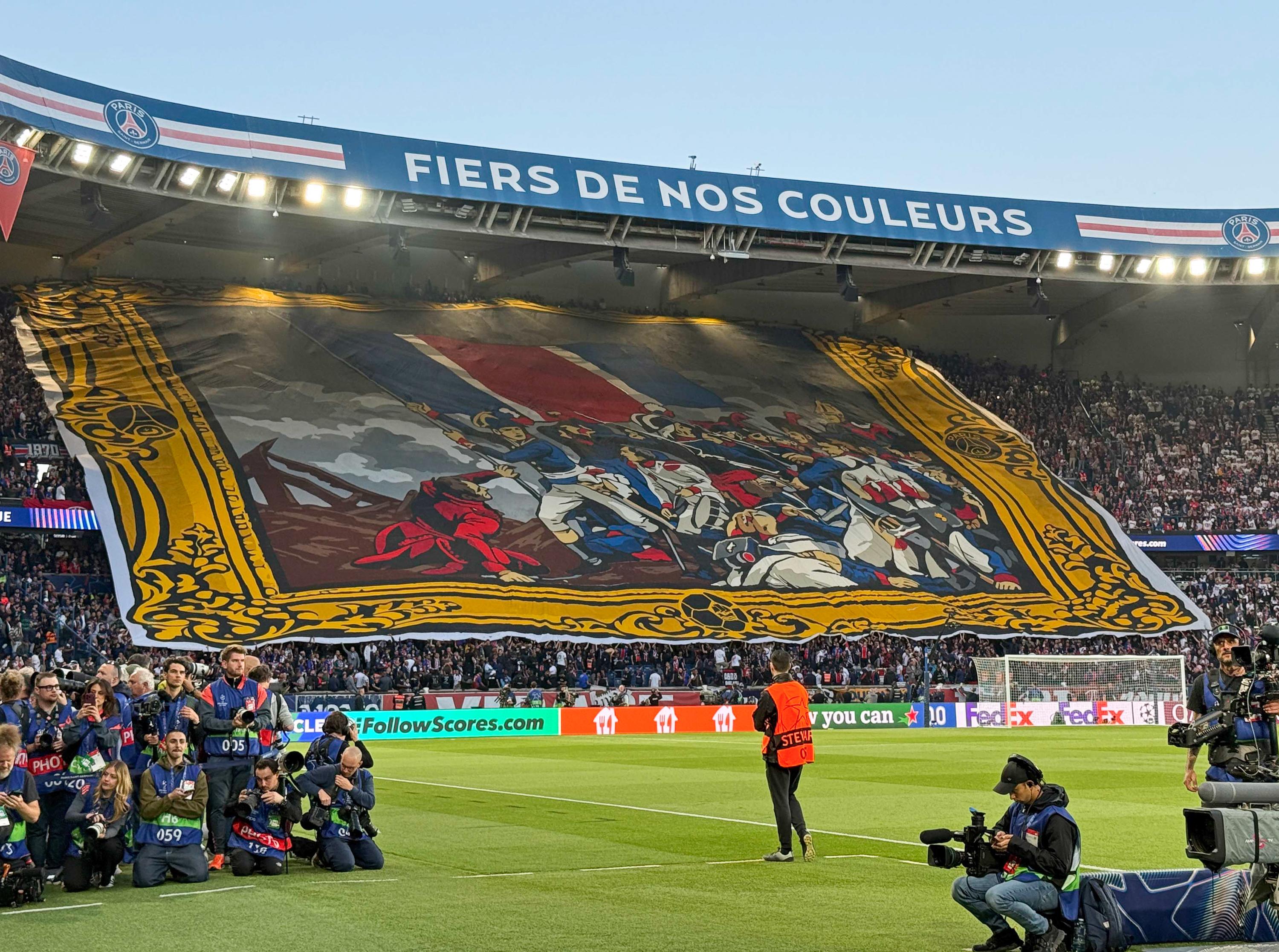 PSG-Bayern Munich : Marseillaise, tableaux de «conquête» napoléonienne, le Parc des Princes en feu pour lancer le choc