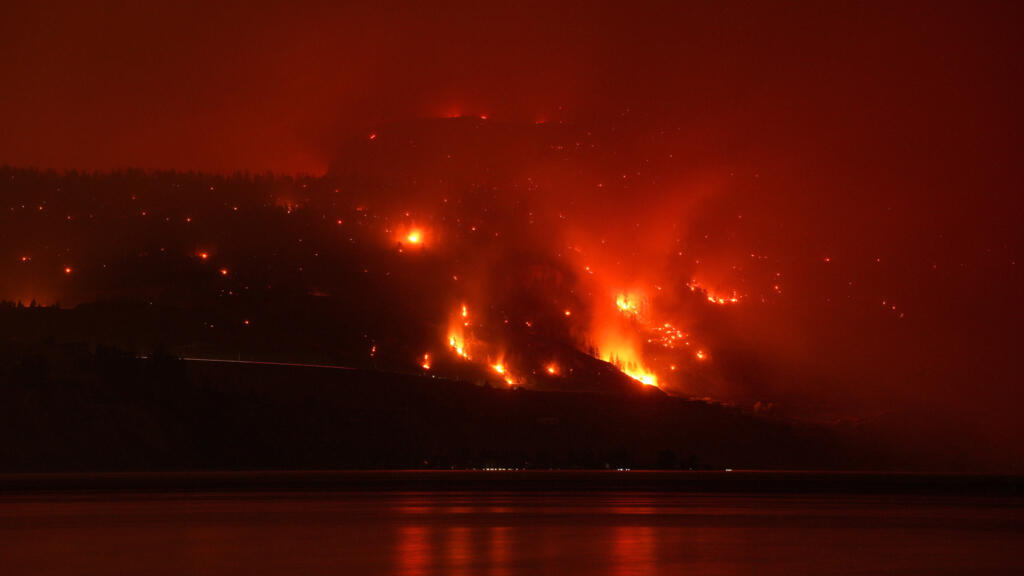 Flammes de 90 mètres, 20 000 évacués: l'état d'urgence décrété dans l'ouest du Canada ravagé par un mégafeu