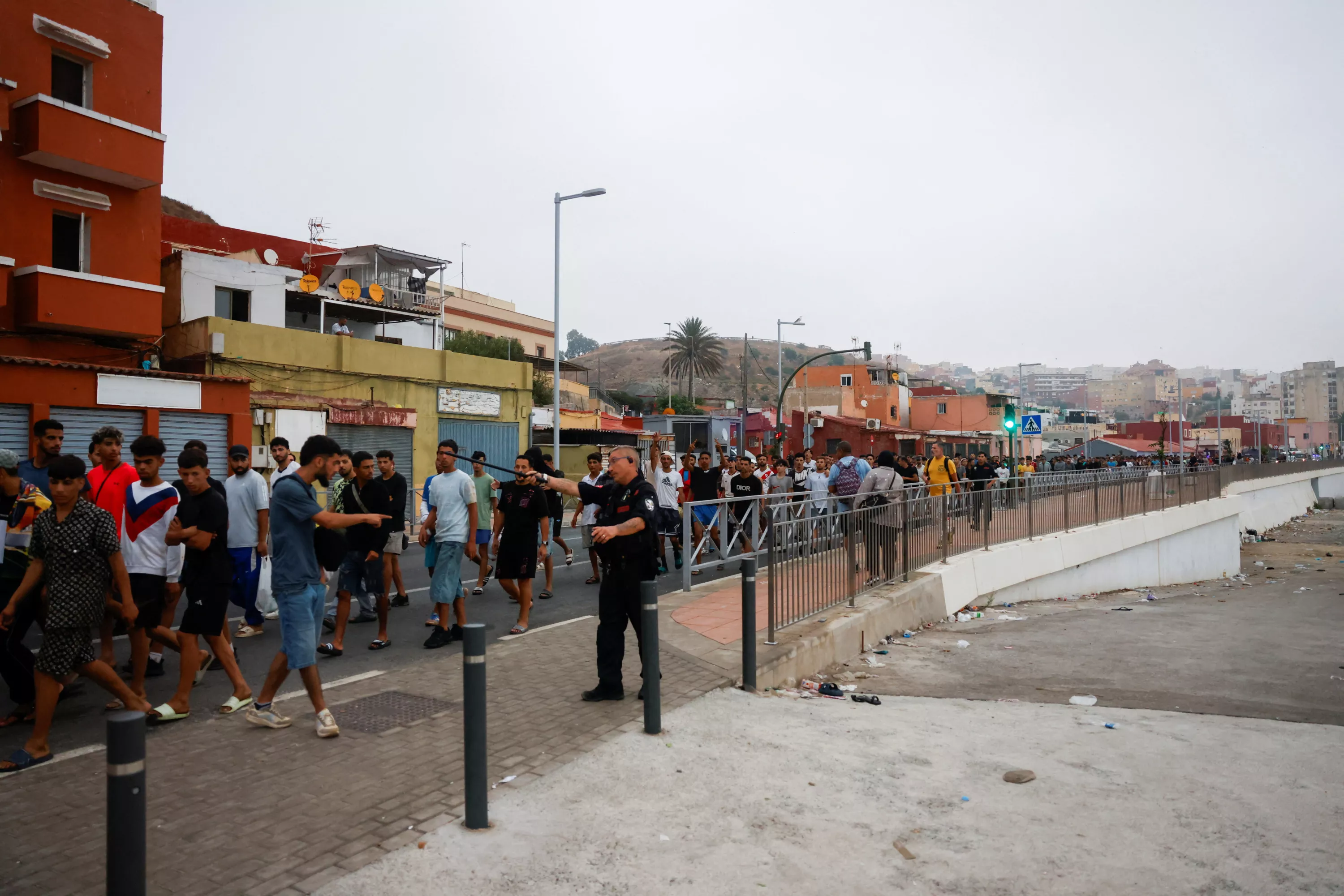 Frappés pas la soudaineté de la vague migratoire, les habitants de Ceuta s’inquiètent de la fragilité de l’enclave espagnole