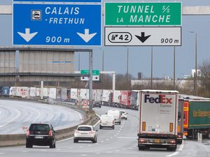 Grave accident au niveau du tunnel sous la Manche : un bus percute un train, au moins 19 blessés dont cinq en urgence absolue