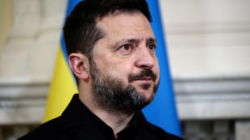 Guerre en Ukraine: Volodymyr Zelensky annonce la reprise des frappes sur les raffineries russes