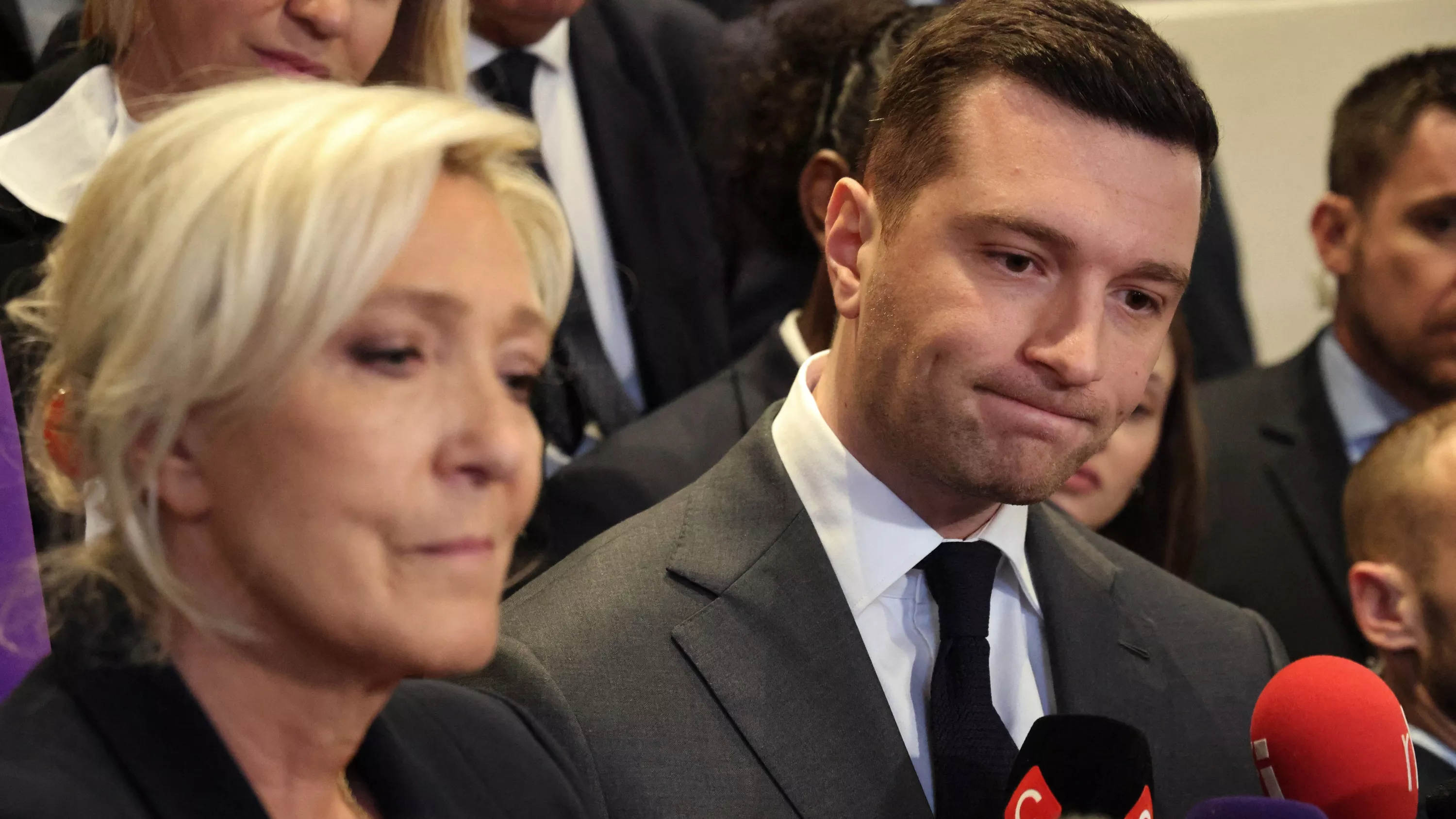 Guillaume Tabard : « Marine Le Pen ou Jordan Bardella, 27 jours de suspense avant le jugement en appel »