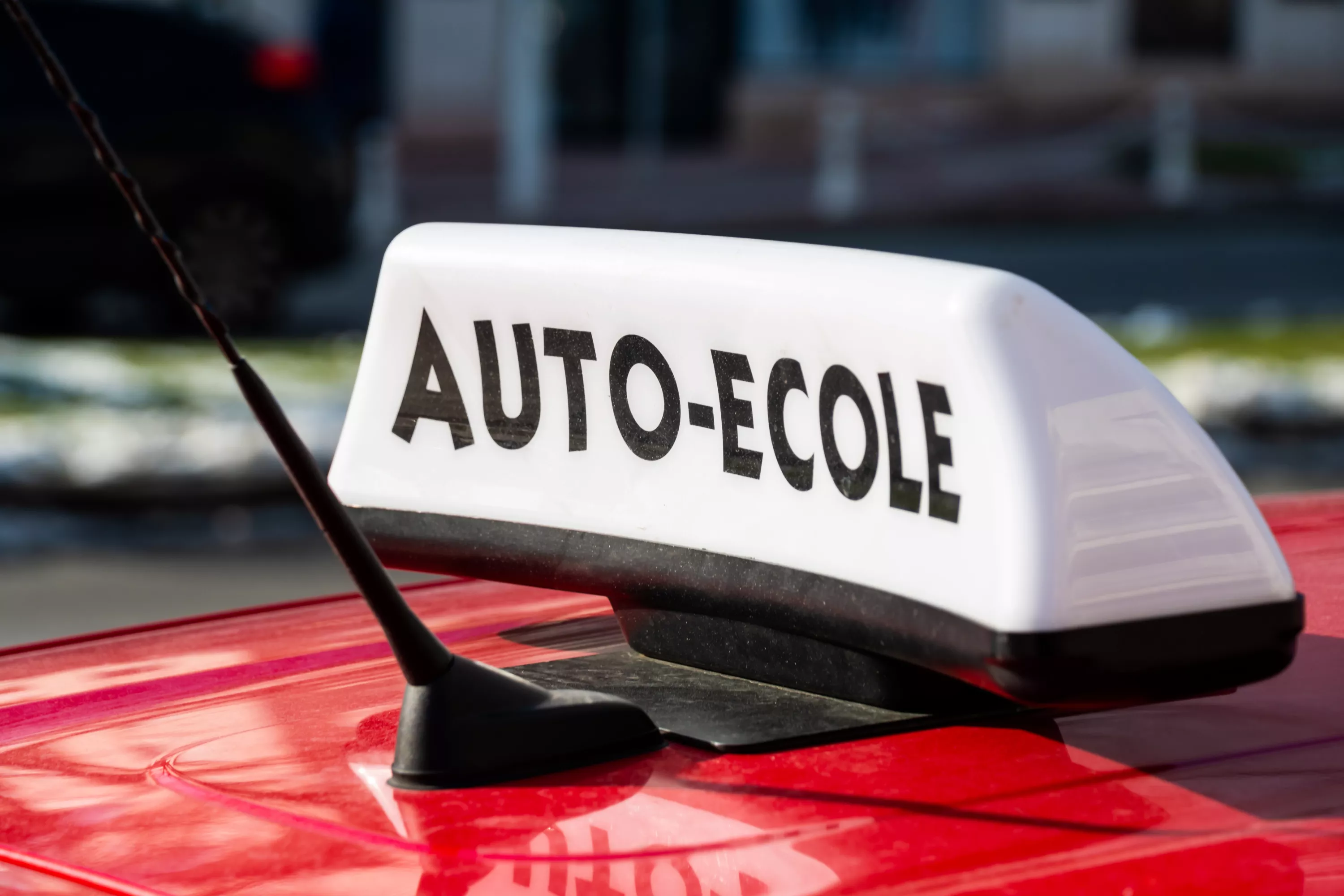 Hausse des carburants : les auto-écoles contraintes d’augmenter leurs tarifs, le prix du permis pourrait grimper de 200 euros