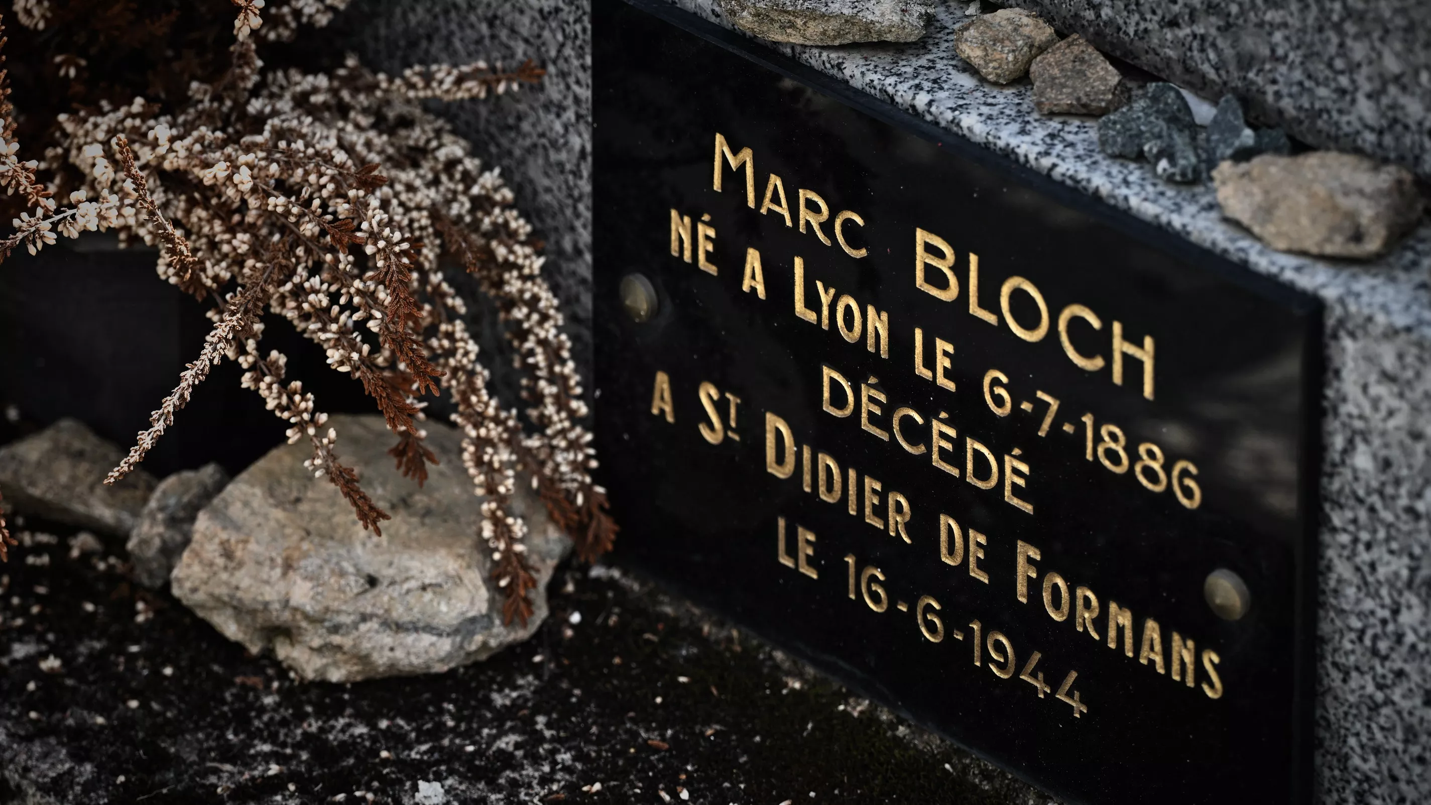 «Hitler plutôt que le Front Populaire» : passe d'armes Bardella-Mélenchon à quelques heures de la Panthéonisation de Marc Bloch
