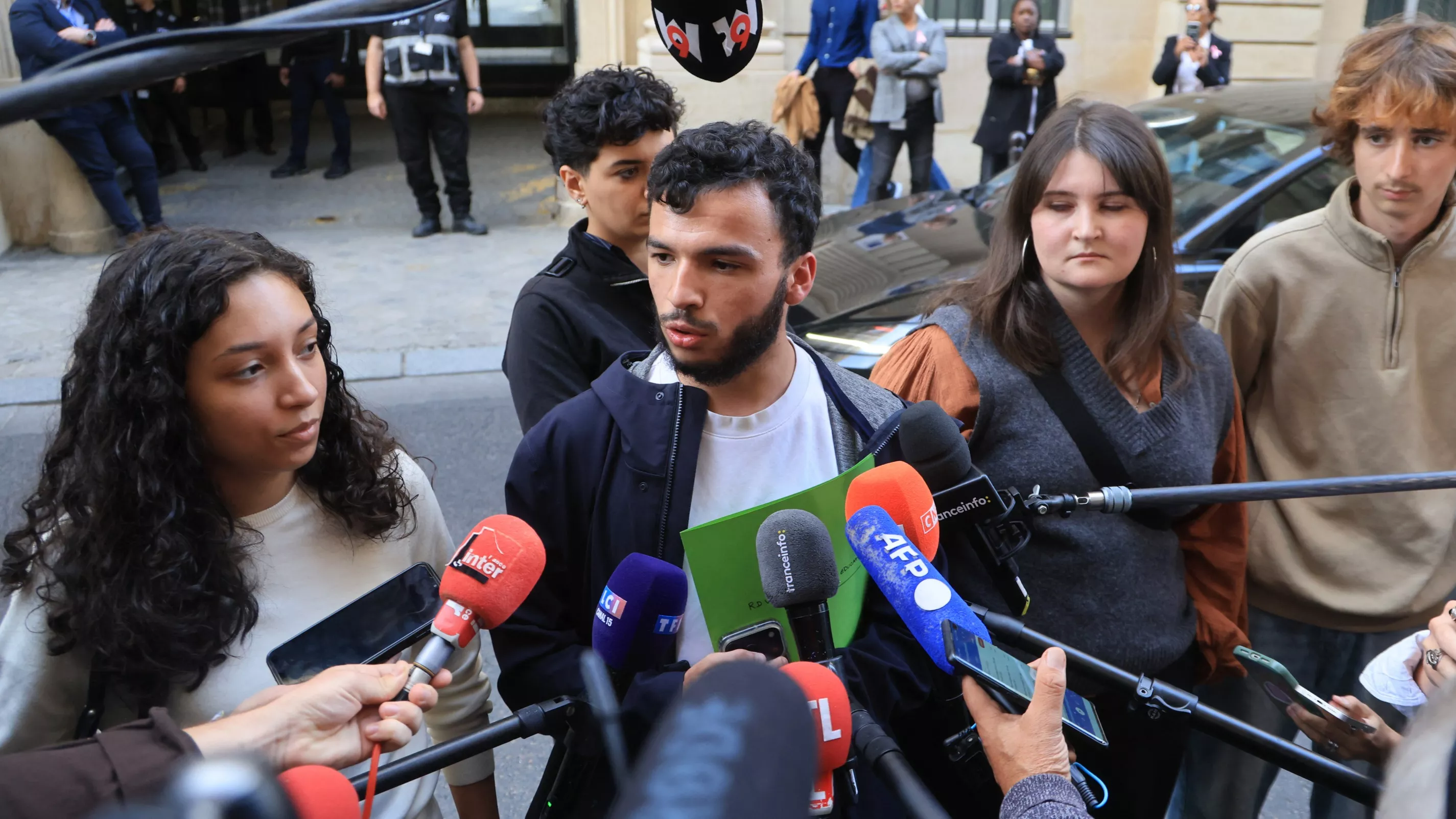 «Il a une capacité à réseauter impressionnante» : qui est Ryad Rani, le président de l’Union syndicale lycéenne, proche de La France Insoumise ?