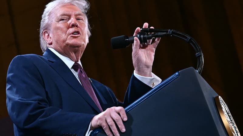 Il a gagné 100.000 dollars en pariant sur les discours de Trump... qu'il lisait à l'avance: l'assistant chargé du prompteur du président américain rattrapé par les enquêteurs