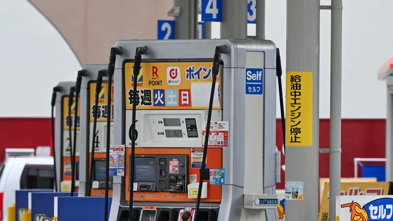 Il n'a pas une goutte de pétrole mais son essence est à 1,08 euro le litre: le Japon a une astuce pour maintenir son carburant abordable (il paie des milliards)