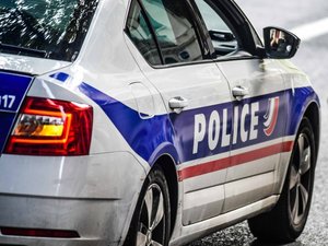 Il ouvre le feu sur sa moto en pleine rue : un homme 