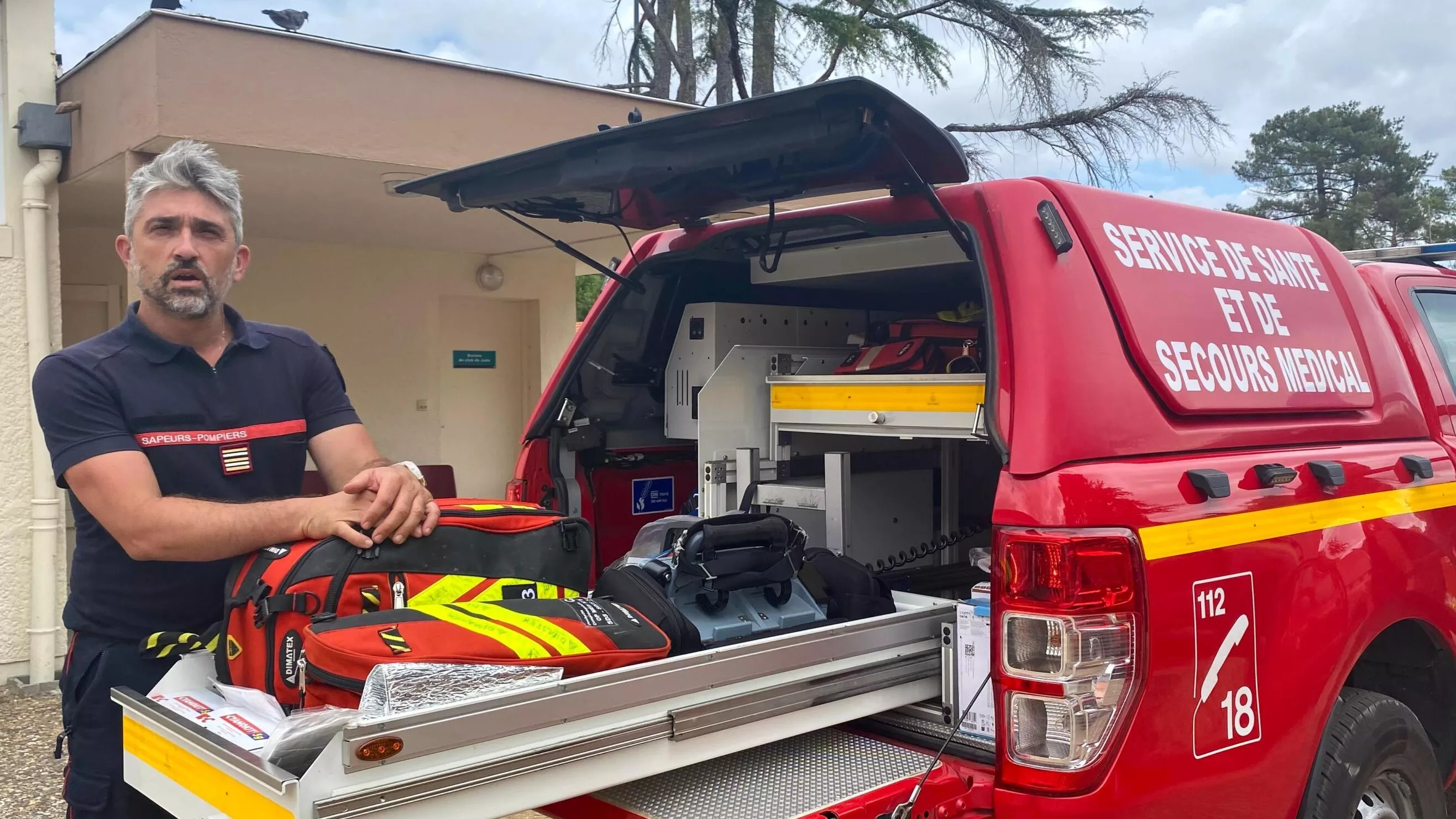 « Il est rare qu’ils se plaignent » : en Gironde, le combat des médecins pompiers pour protéger les leurs des fumées toxiques