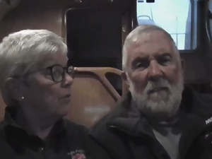 Ils naviguaient sur leur voilier quand des coups de feu ont retenti : le couple visé par des tirs russes raconte la scène 