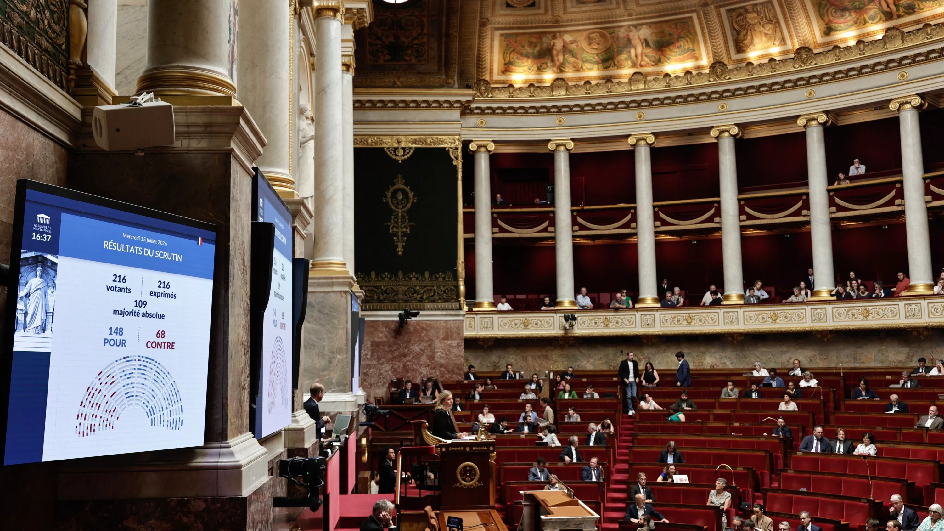 « Ils vont souffler le chaud et le froid pendant des semaines » : au Parlement, le début d’une bataille à suspense sur le budget