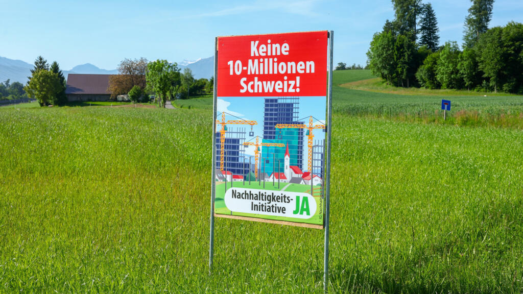Immigration: la Suisse vote sur une initiative visant à instaurer un plafond démographique