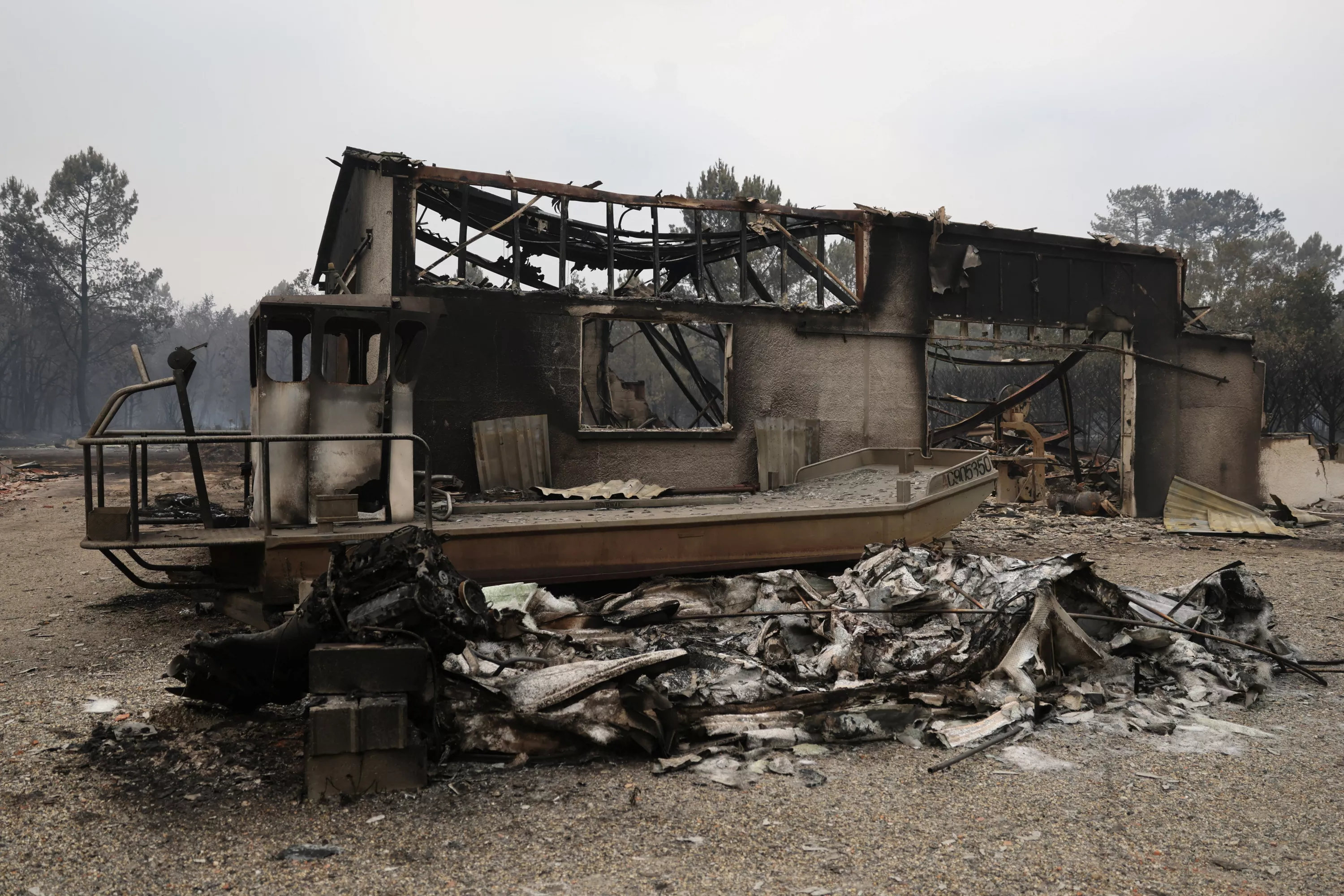 Incendie monstre en Gironde : les flammes désormais «à 15 km» de l'agglomération de Bordeaux