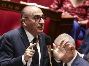 Incendies : face à la polémique, Laurent Nuñez défend une flotte de Canadair 