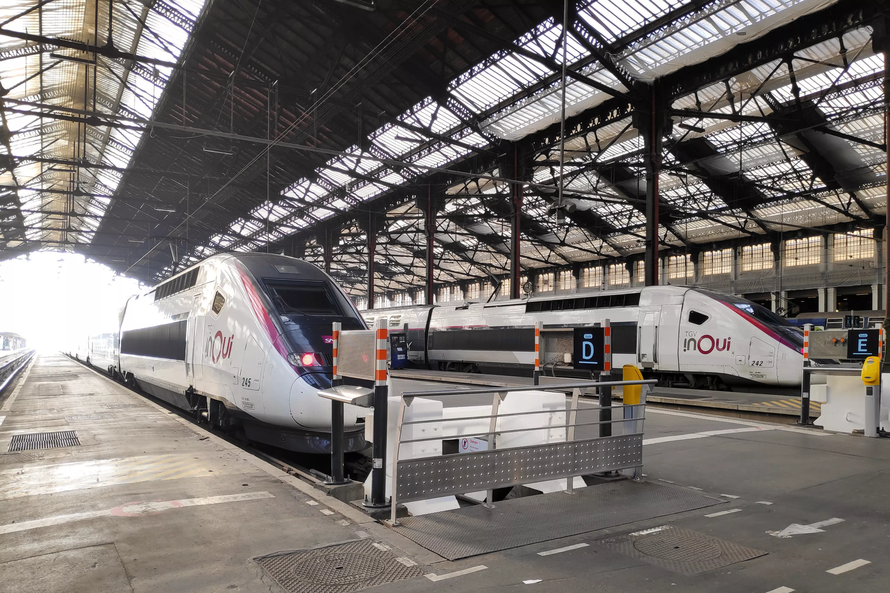 Incendies dans le Sud-Ouest : aucun TGV ne circulera mardi au sud de Bordeaux, sauf pour Toulouse